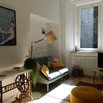 Cavana Cosy With Garden Near The Sea 的里雅斯特