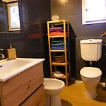 公寓 Cavana Cosy With Garden Near The Sea 的里雅斯特