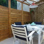 公寓 Cavana Cosy With Garden Near The Sea