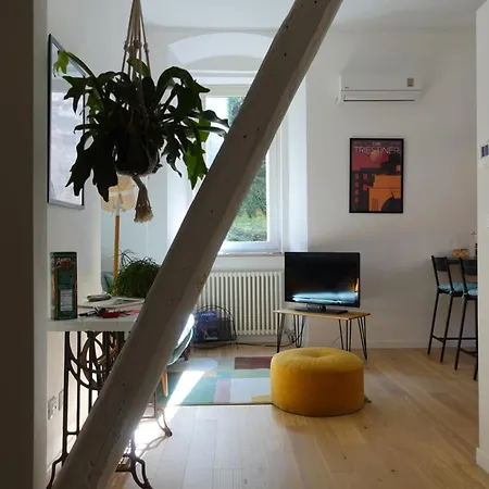 Διαμέρισμα Cavana Cosy With Garden Near The Sea *