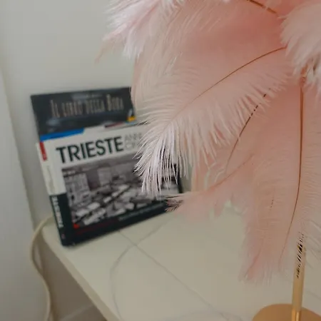 Lägenhet Cavana Cosy With Garden Near The Sea *