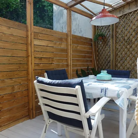 Apartman Cavana Cosy With Garden Near The Sea